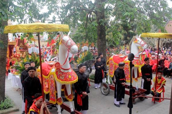 hoi den pham tu ron rang hoi lang giua long ha noi