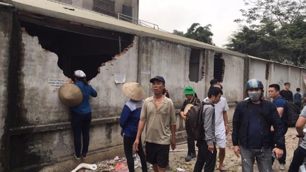 ha noi cho quang bi thieu rui sau dam chay