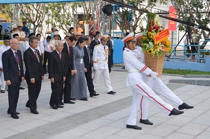 khanh thanh cong trinh tuong dai bac ho voi nhan dan tphcm