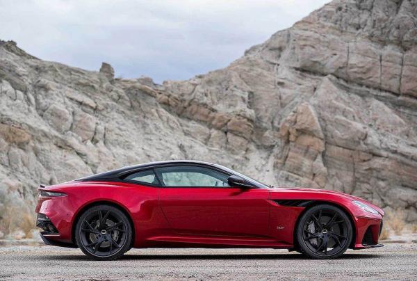 ra mat sieu xe aston martin dbs superleggera ke nhiem vanquish s