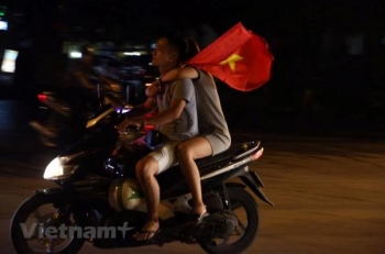 ho guom nong ruc sau chien thang lich su cua olympic viet nam