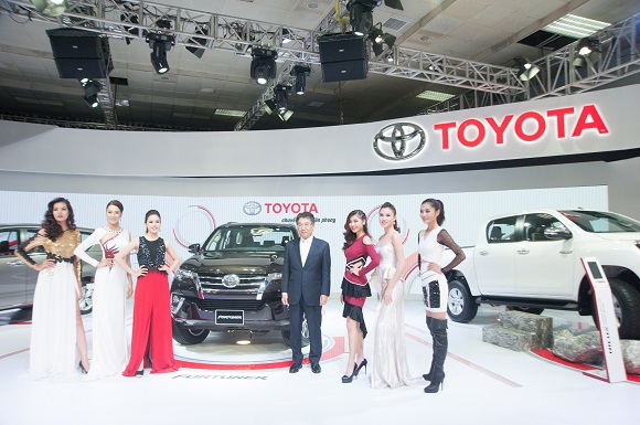 toyota fortuner the he moi ra mat thi truong viet