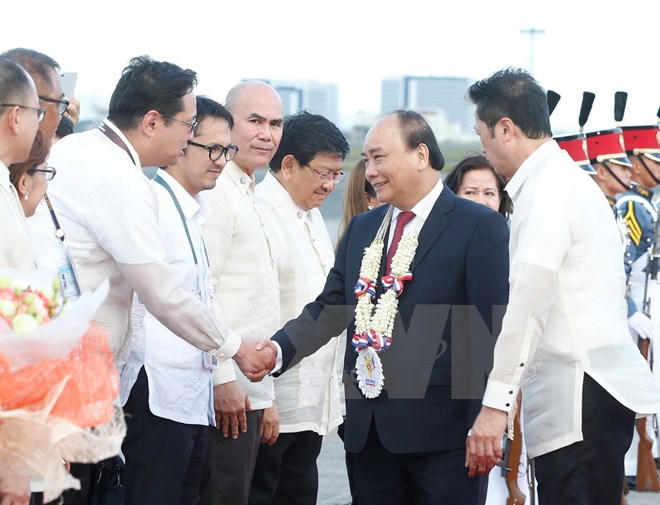 thu tuong nguyen xuan phuc den philippines bat dau tham du asean 31