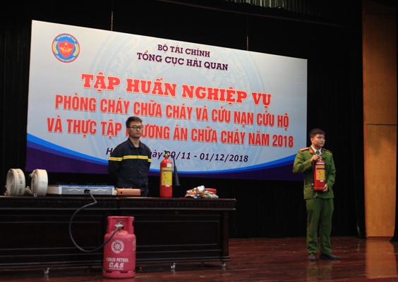 tong cuc hai quan trang bi kien thuc phong chay chua chay cho can bo cong chuc