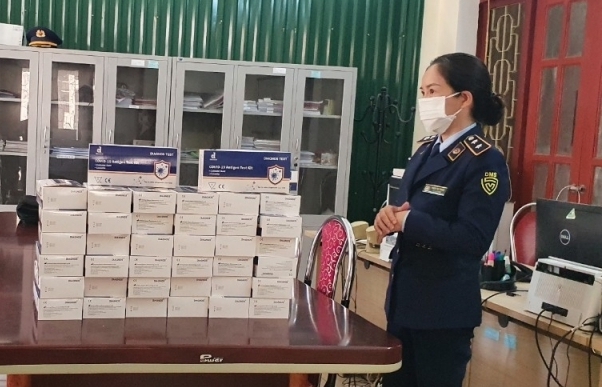 Lại bắt giữ 1.000 kit test Covid -19 không rõ nguồn gốc tại Cao Bằng