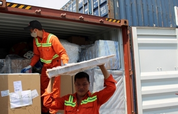 Khám xét container tủ lạnh, hàng gia dụng về từ Đức “bị bỏ rơi” ở cảng Hải Phòng