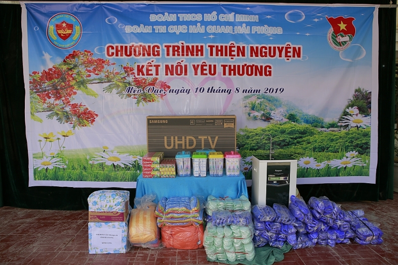 thanh nien hai quan hai phong tang qua o dia ban dac biet kho khan cua ha giang