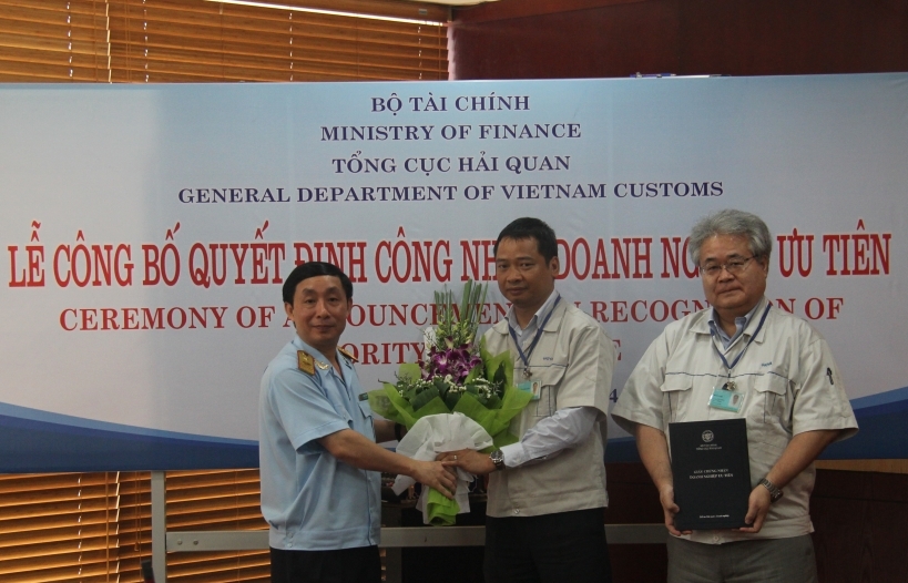 Hoya Glass Disk Việt Nam được gia hạn doanh nghiệp ưu tiên