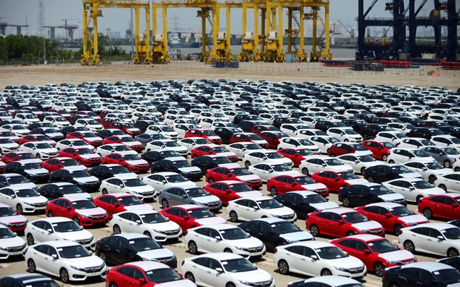 Hơn 100.000 ô tô từ nước ngoài lăn bánh về Việt Nam