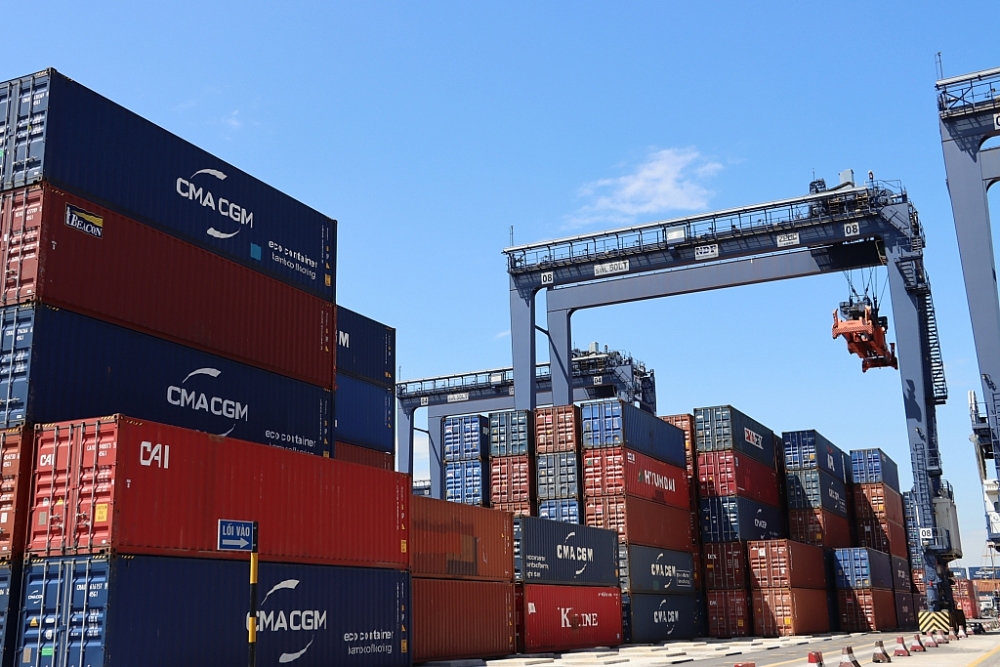 Nửa đầu tháng 10: Nhiều nhóm hàng xuất nhập khẩu sụt giảm trăm triệu USD