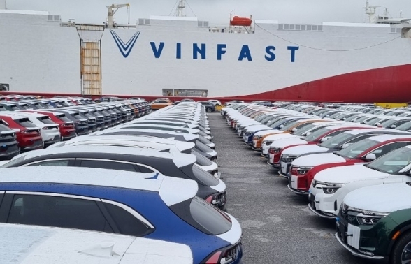Hải quan thông quan nhanh lô hàng 999 ô tô điện đầu tiên của VinFast xuất khẩu sang Mỹ
