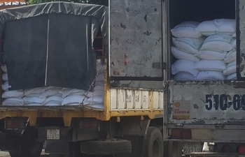 Bộ Công an triệt phá vụ buôn lậu 1.000 tấn đường từ Campuchia về Việt Nam