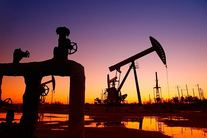 Trong tuần qua, giá dầu thô đã vượt mốc 60 USD/thùng. Ảnh: Internet