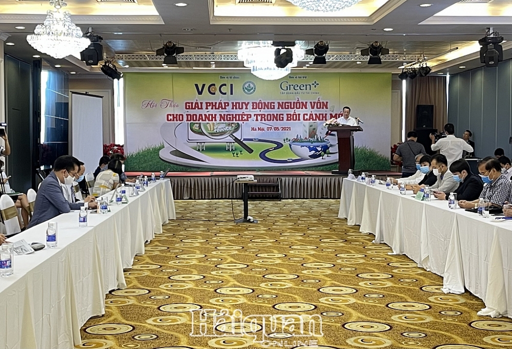 Ông Nguyễn Quang Vinh - Tổng thư ký VCCI phát biểu tại hội thảo. Ảnh: H.Dịu