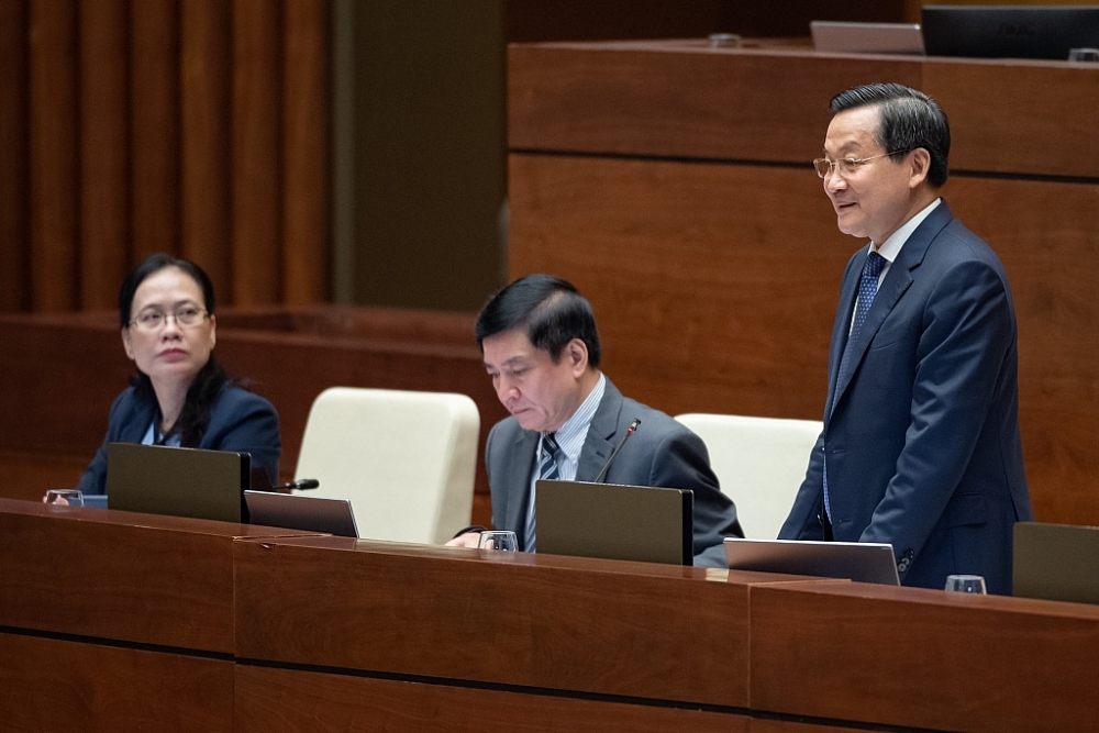 Phó Thủ tướng Chính phủ Lê Minh Khái trả lời chất vấn. Ảnh: Quochoi.vn