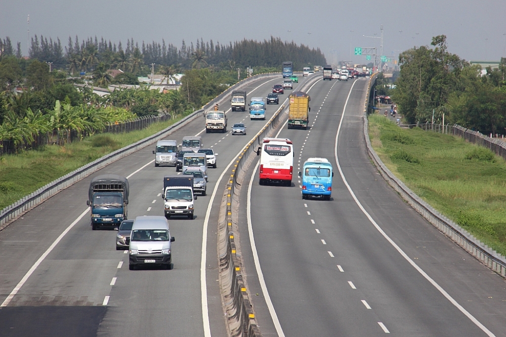 Hoàn thiện Nghị quyết thí điểm cơ chế, chính sách đặc thù phát triển đường bộ cao tốc