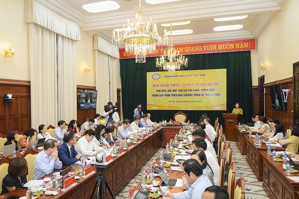 Thống đốc NHNN Nguyễn Thị Hồng phát biểu tại Hội nghị. 