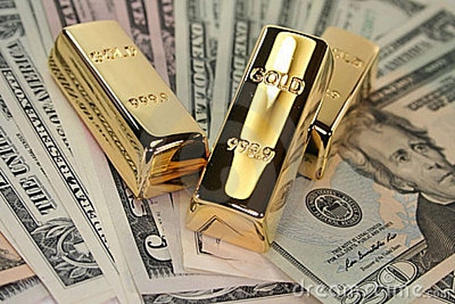 Giá vàng và USD đang chịu nhiều tác động giảm. Ảnh: Internet