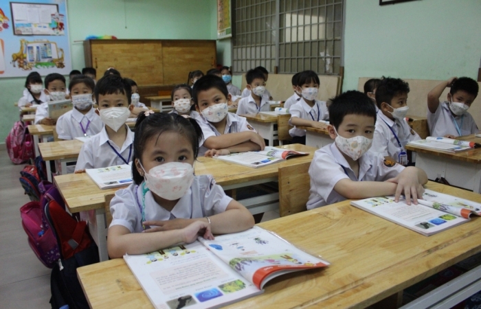 Từ 6/4, tất cả học sinh ở Hà Nội, từ lớp 1 đến lớp 6 đi học trực tiếp trở lại