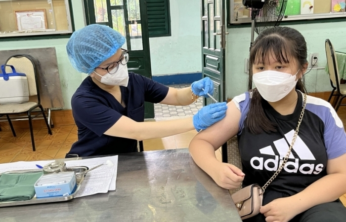 TPHCM tiêm vắc xin ngừa Covid-19 cho khoảng 30.000 học sinh lớp 6