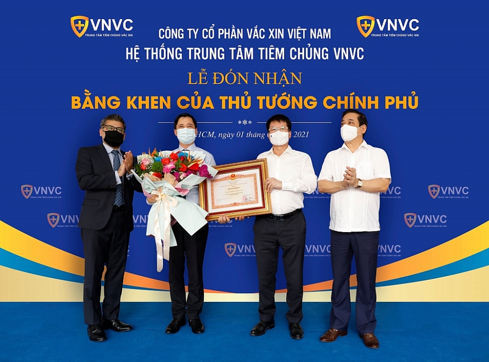 Hệ thống trung tâm tiêm chủng VNVC vinh dự đón nhận Bằng khen của Thủ tướng Chính phủ