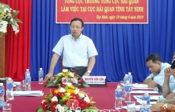 Tổng cục trưởng Nguyễn Văn Cẩn làm việc với Cục Hải quan Tây Ninh