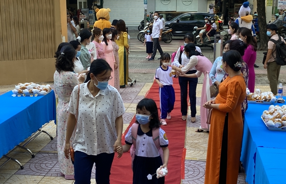 Bỏ sổ hộ khẩu giấy không ảnh hưởng đến tuyển sinh đầu cấp