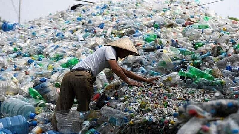 Việc quản lý nhựa đã qua sử dụng như một nguồn tài nguyên sẽ mang lại lợi ích kinh tế rất lớn cho Việt Nam. Ảnh: ST