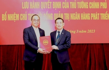 Trao quyết định bổ nhiệm ông Lê Văn Hoan giữ chức Chủ tịch VDB