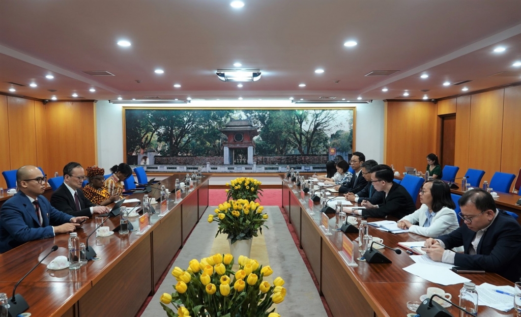Thứ trưởng Võ Thành Hưng làm việc với Tổng giám đốc WTO
