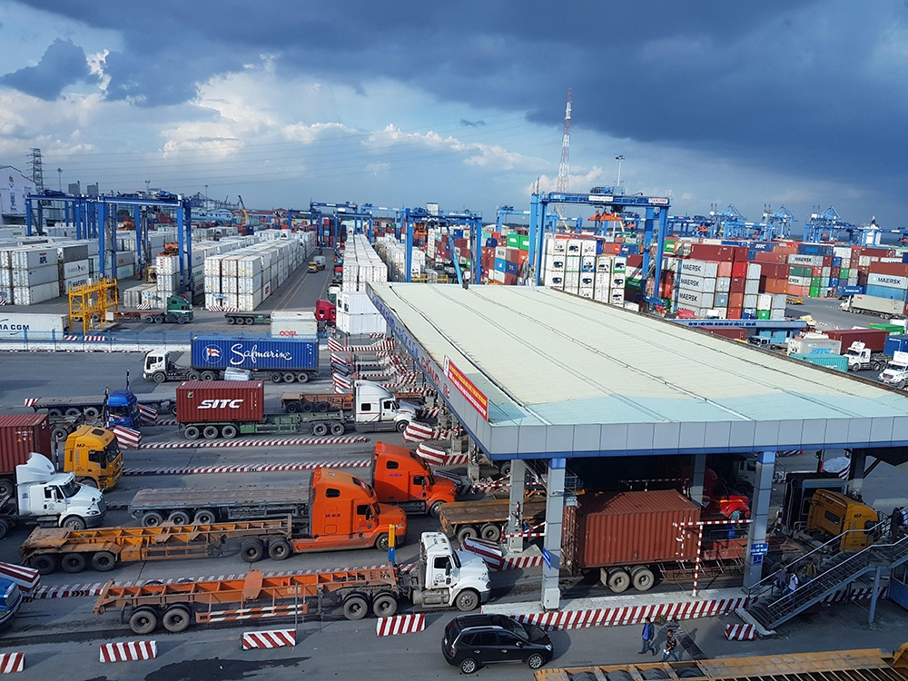 Bộ Tài chính phối hợp giải quyết tình trạng hàng hóa nhập khẩu đang ùn tắc tại cảng Cát Lái