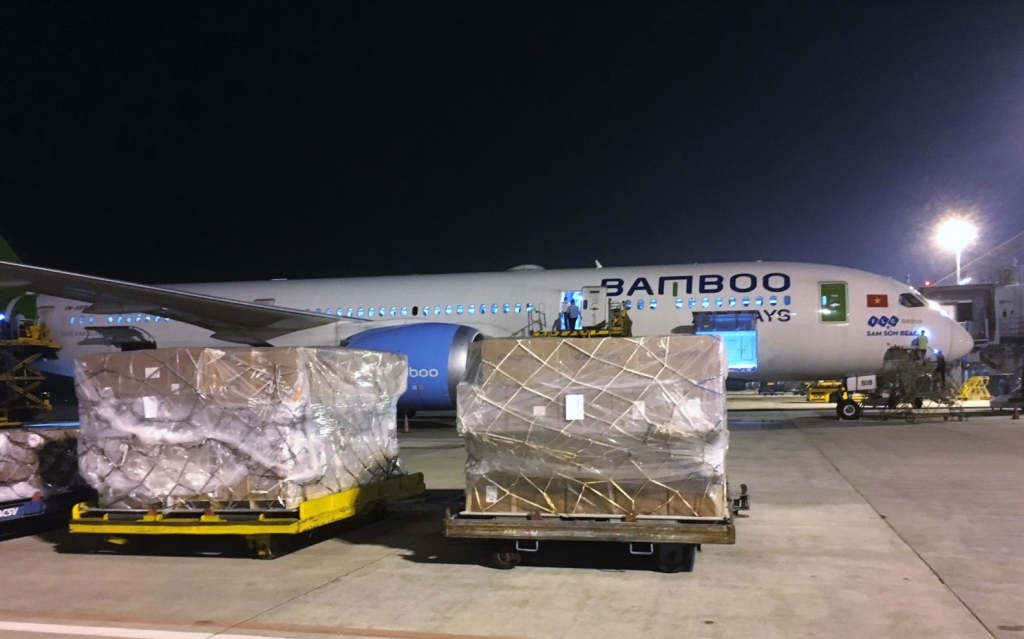 Bamboo Airways tặng vé cho tổ chức, cá nhân đến hỗ trợ đồng bào bị lũ lụt