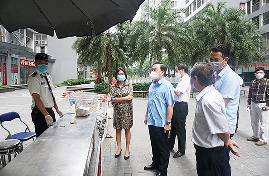 Phó Chủ tịch UBND TP Hà Nội Chử Xuân Dũng kiểm tra thực tế tại tòa Park 11, Times City
