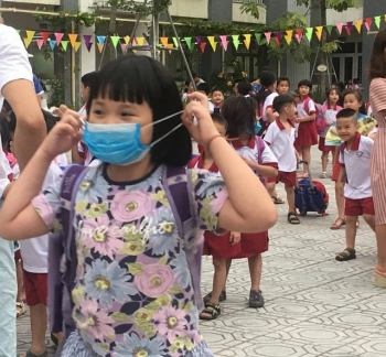 Nhiều học sinh trường Tiểu học Hạ Đình nghỉ học vì lo ô nhiễm thủy ngân