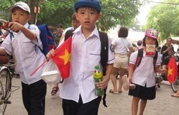 Không khí ô nhiễm, trường học Hà Nội tạm dừng các hoạt động ngoài trời