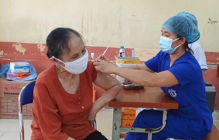 Hà Nội triển khai tiêm vắc xin phòng Covid-19 mũi thứ 3