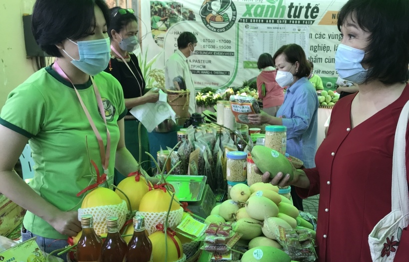 Hàng trăm loại đặc sản hội tụ tại phiên chợ Tết Xanh phục vụ người dân TPHCM
