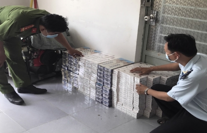 Hải quan Đồng Tháp bắt 3 bao tải chứa thuốc lá lậu