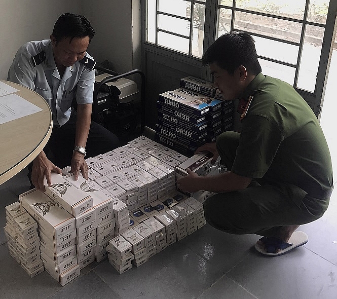 Hải quan Đồng Tháp bắt giữ gần 2.000 bao thuốc lá lậu