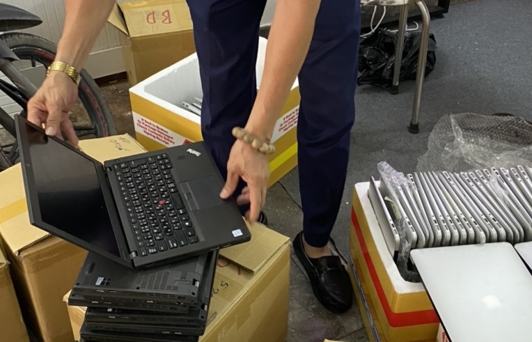 Phát hiện điểm kinh doanh 140 laptop cũ nhập lậu