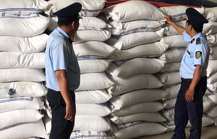 Tạm giữ gần 30 tấn gạo Ấn Độ nghi vấn nhập lậu