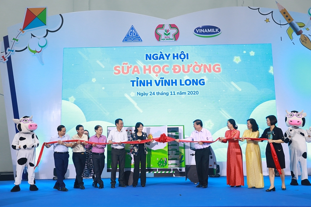 Hơn 46.300 học sinh Vĩnh Long được hưởng thụ sữa học đường