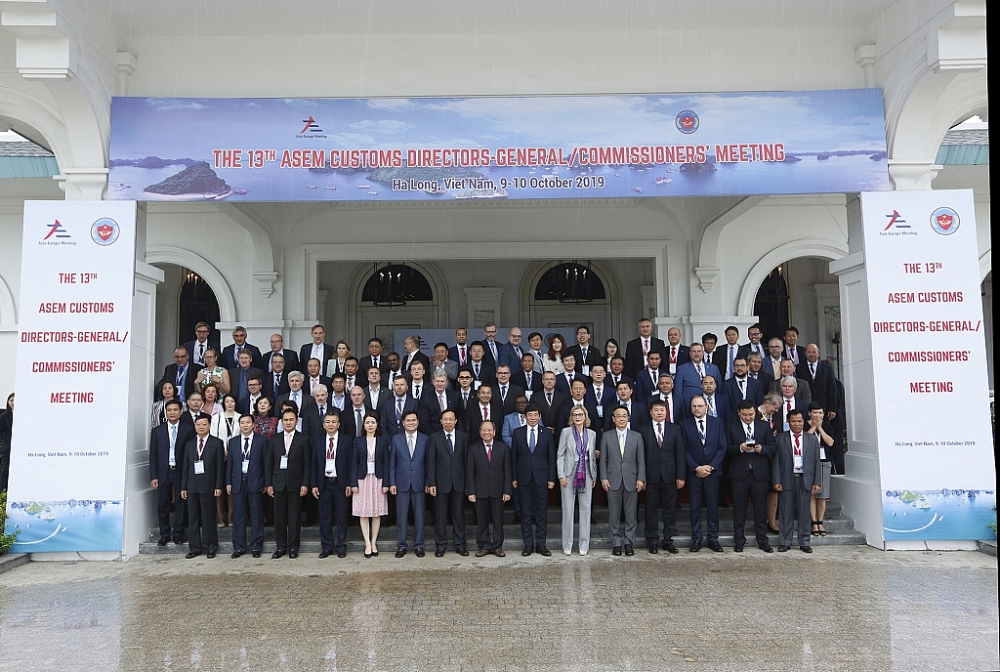 Các đại biểu tham dự Hội nghị Tổng cục trưởng Hải quan ASEM 13 (Diễn đàn hợp tác Á - Âu), ngày 9/10/2019. Ảnh: H.NỤ