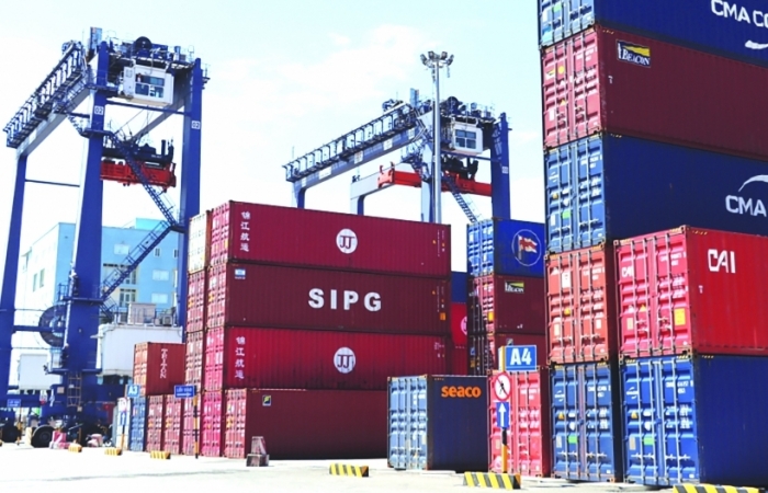 Tổng lượng hàng hóa thông qua cảng biển đạt mức kỷ lục 733 triệu tấn