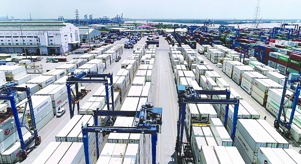 Hàng nhập khẩu tại cảng Cát Lái. 	Ảnh: T.C