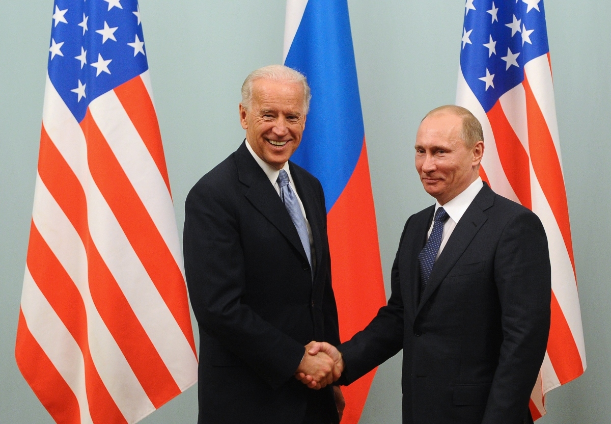 Ông Joe Biden và ông Vladimir Putin. Ảnh: The Bell