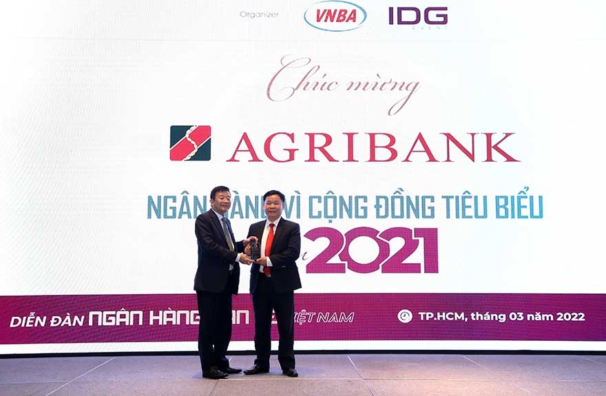 Agribank đón nhận hai giải thưởng Ngân hàng Việt Nam tiêu biểu 2021