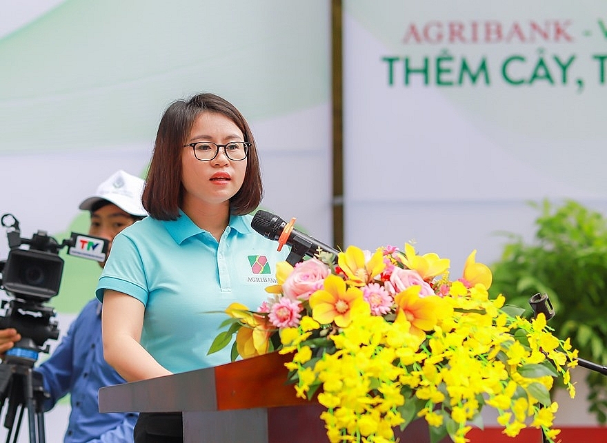 phat dong chuong trinh trong cay xanh agribank vi tuong lai xanh them cay them su song