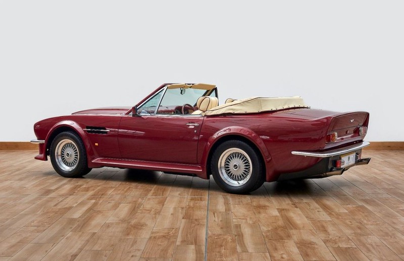 xe co aston martin v8 volante 1988 cua david beckham duoc rao ban