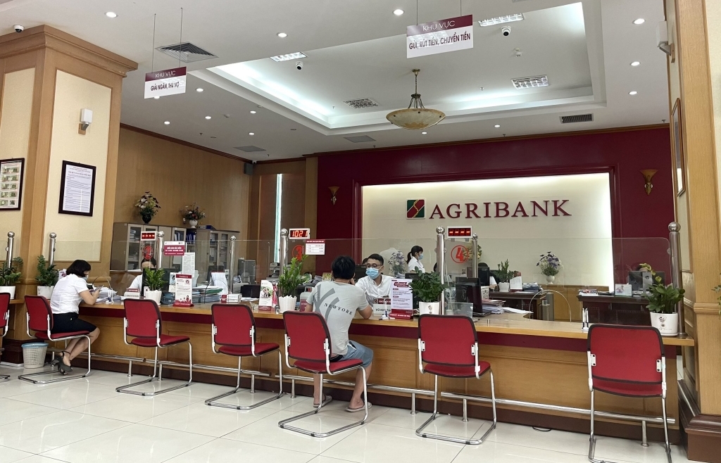 Agribank giảm lãi vay hỗ trợ khách hàng trong đại dịch: Kịp thời và thực chất